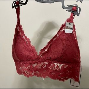 Maroon Lacey bralette ! Brand new with tags !